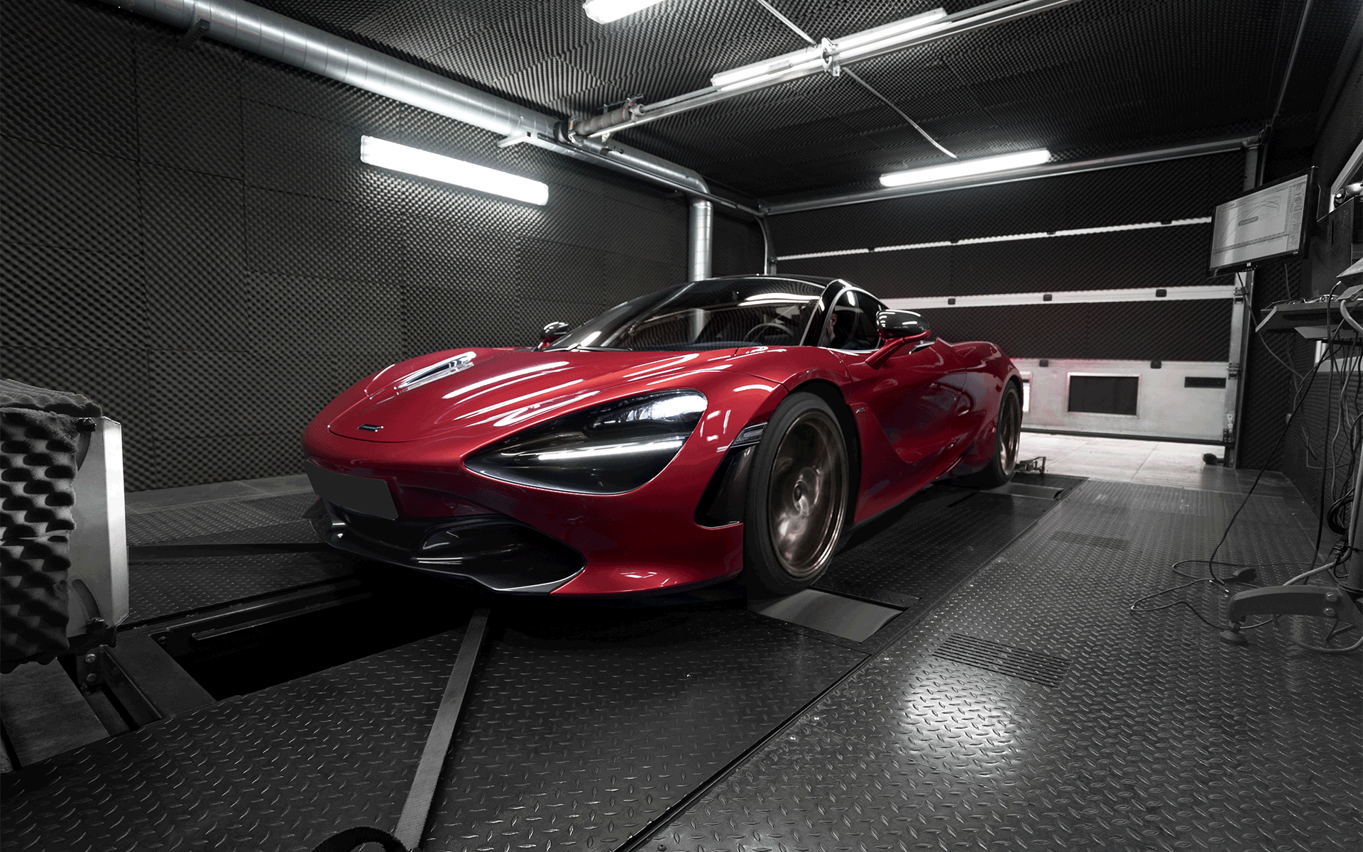 A McLaren 720S on the BCC dyno