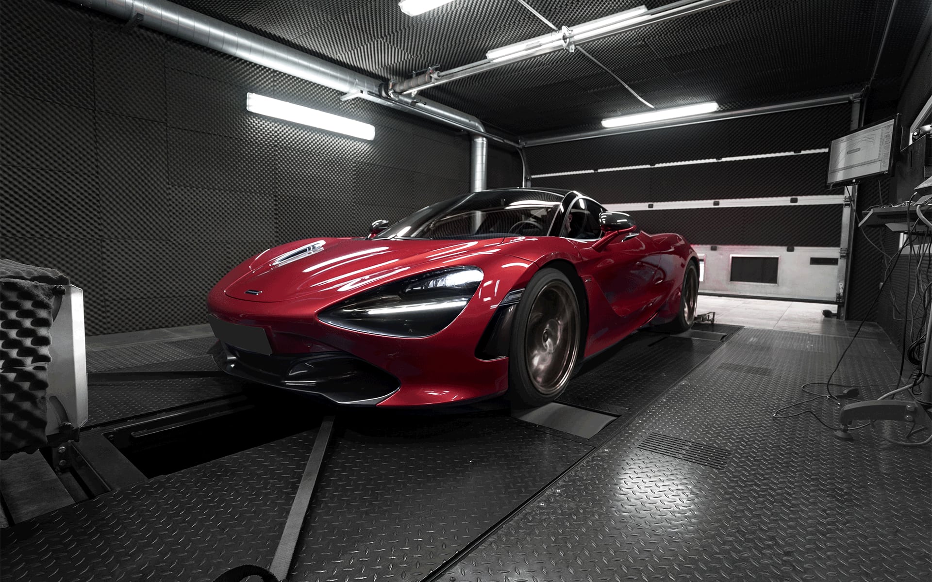 A McLaren 720S on the BCC dyno